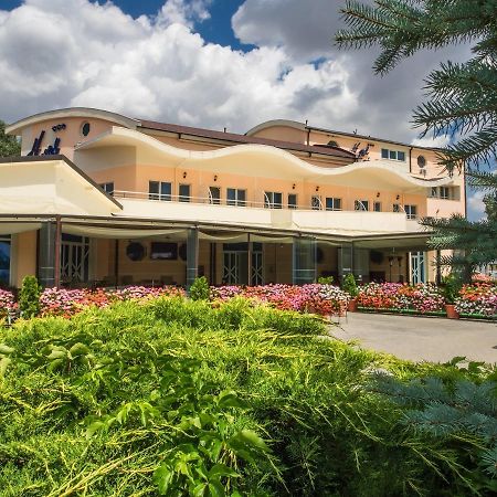Hotel Emi Mihail Kogălniceanu Exterior foto